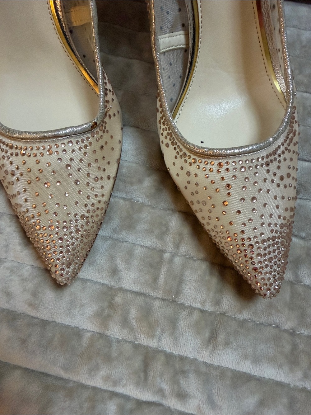 Jessica Simpson Nude Crystal-Embellished Pointed Pumps - Picture 5 of 8
